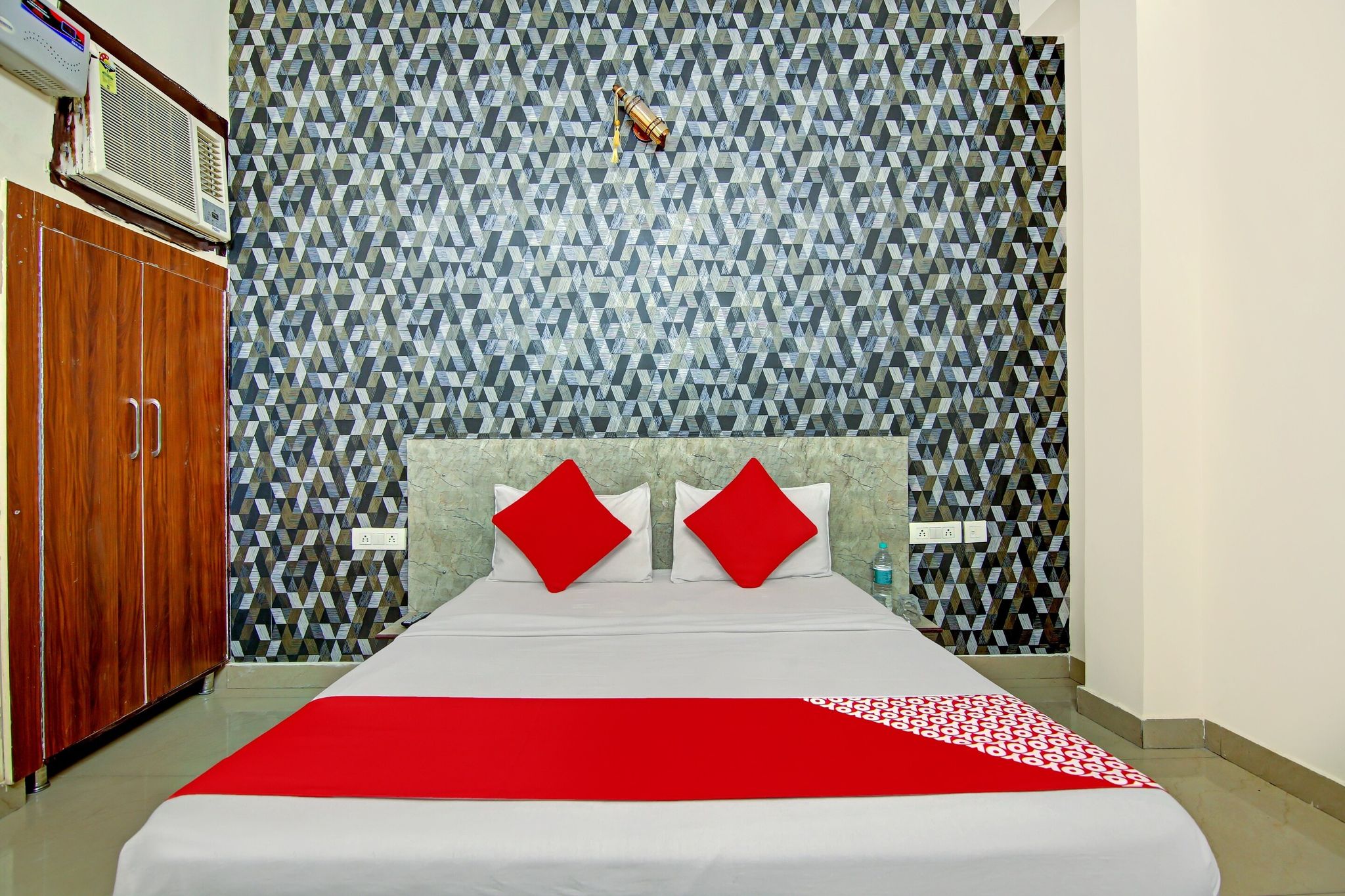 Hotel O SKY INN Classic 11