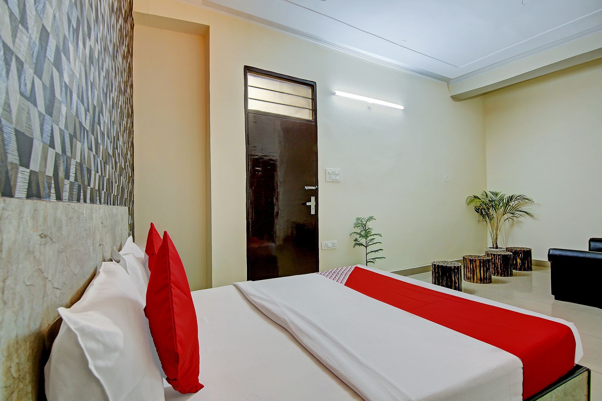 Hotel O SKY INN Classic 12