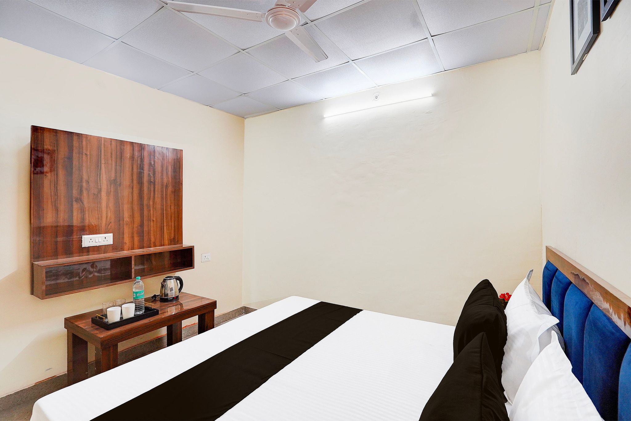 Hotel O Crystal Inn Classic 8