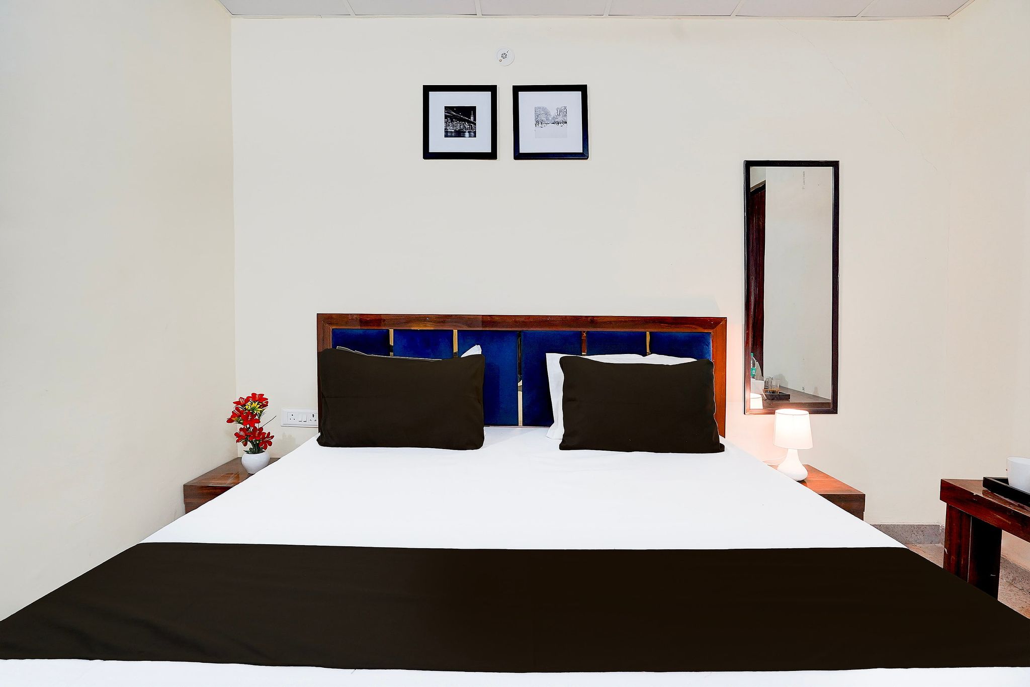 Hotel O Crystal Inn Classic 12