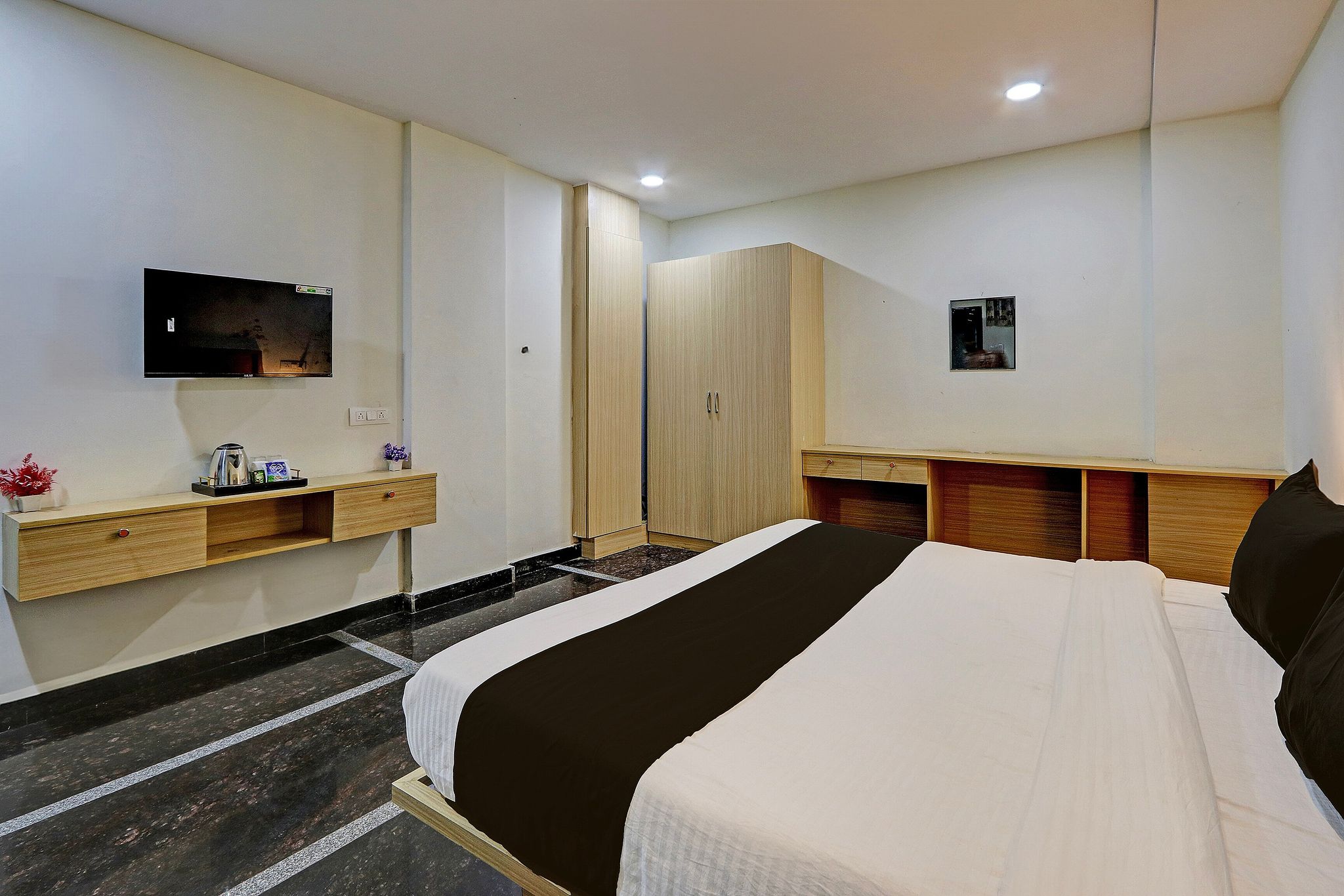 Hotel O Living Tree Suites Classic 6