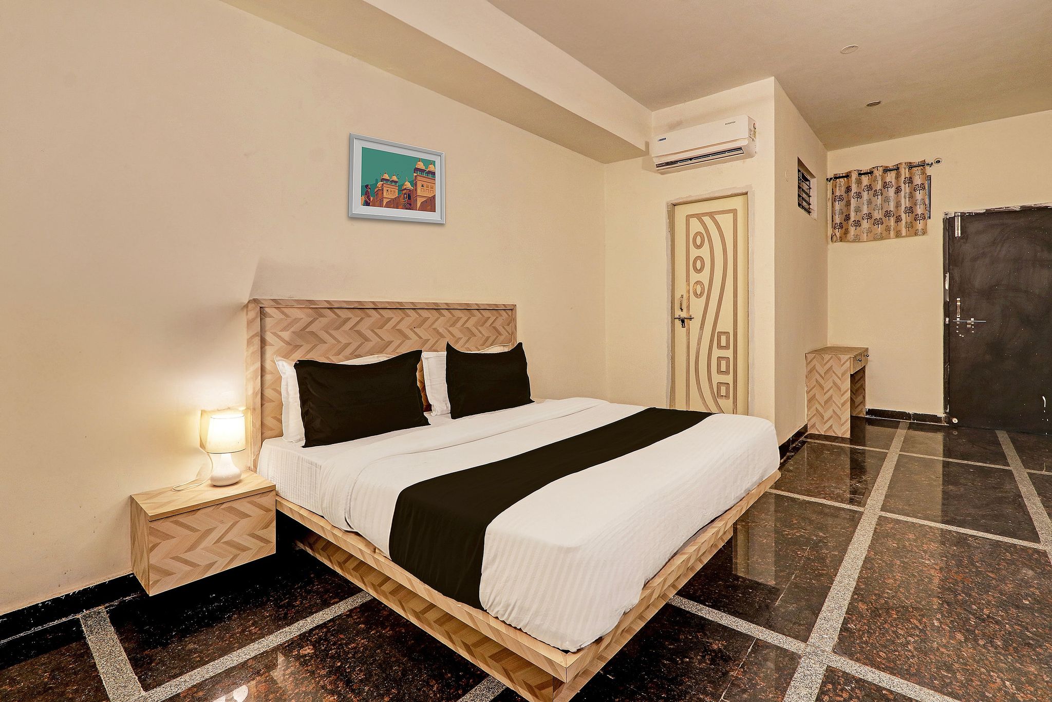 Hotel O Living Tree Suites Classic 9