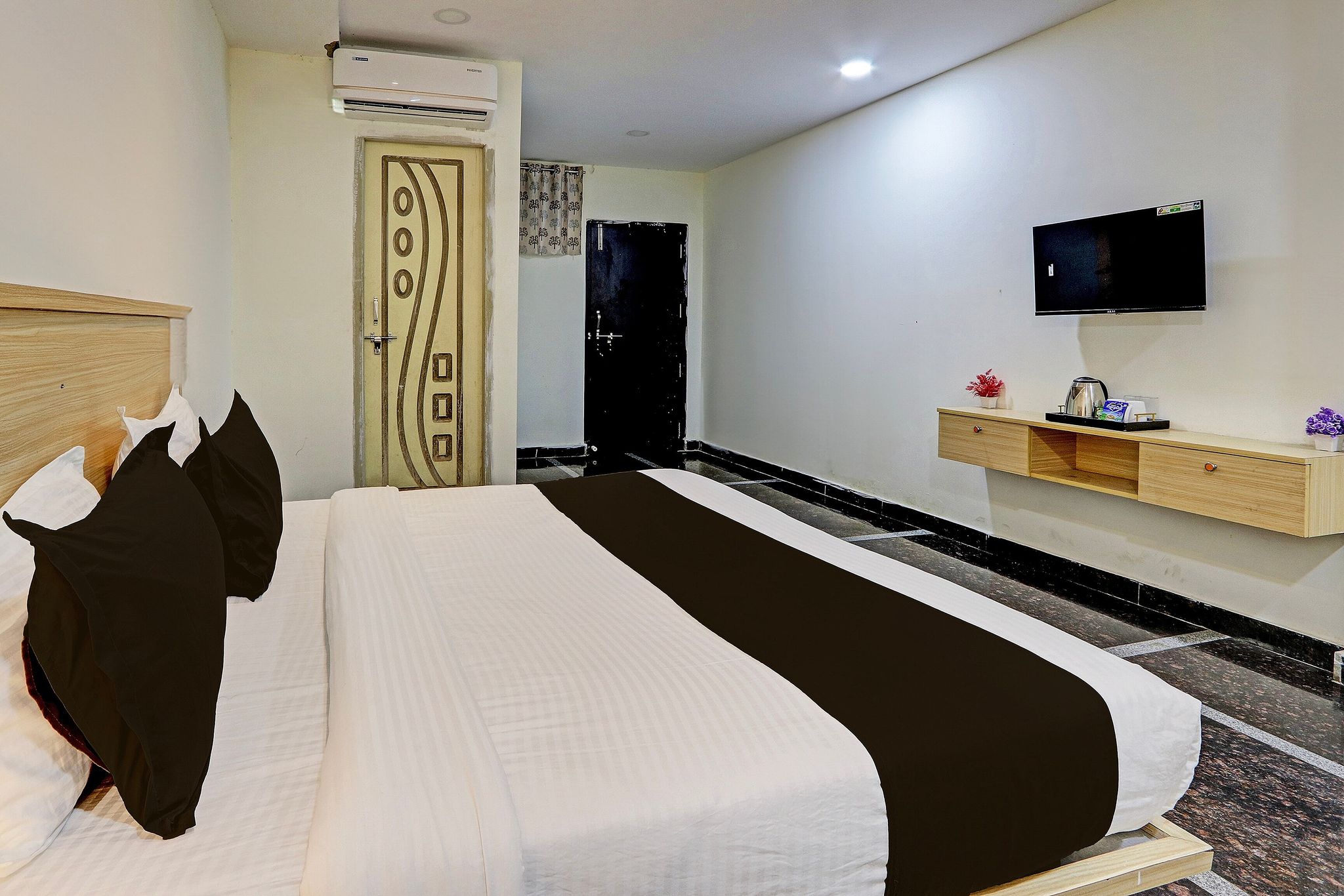 Hotel O Living Tree Suites Classic 5