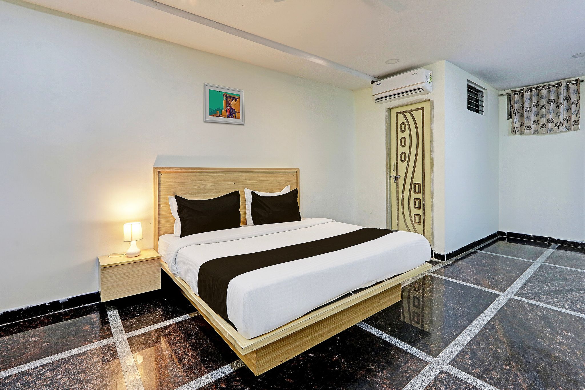 Hotel O Living Tree Suites Classic 7