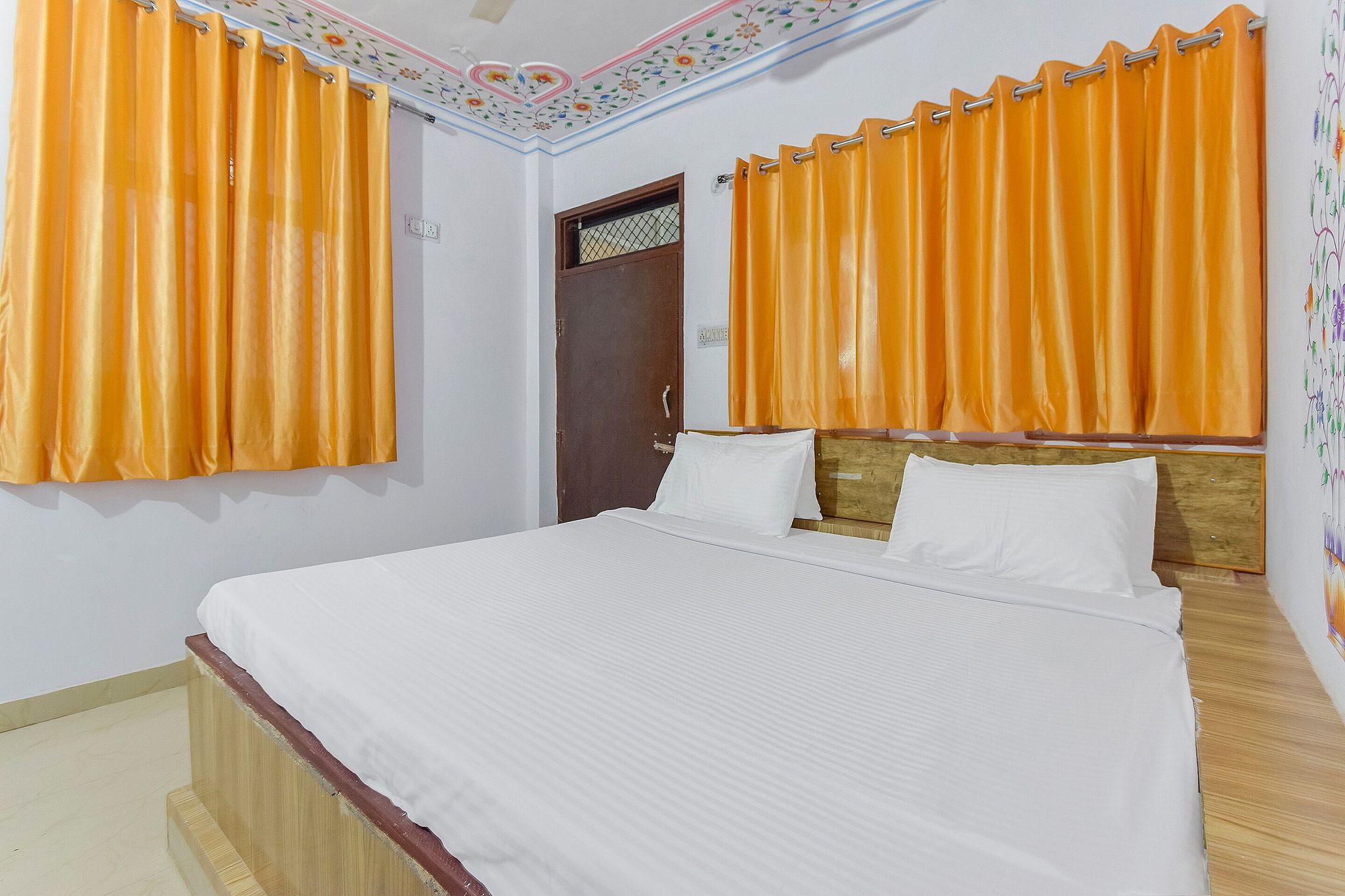 OYO Hotel Star Guest House Classic 11