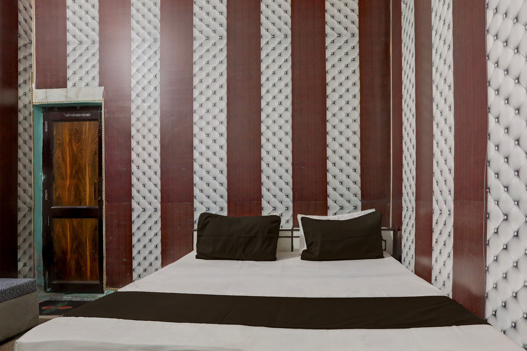 OYO Home 822273 Malik Hotel Classic 9
