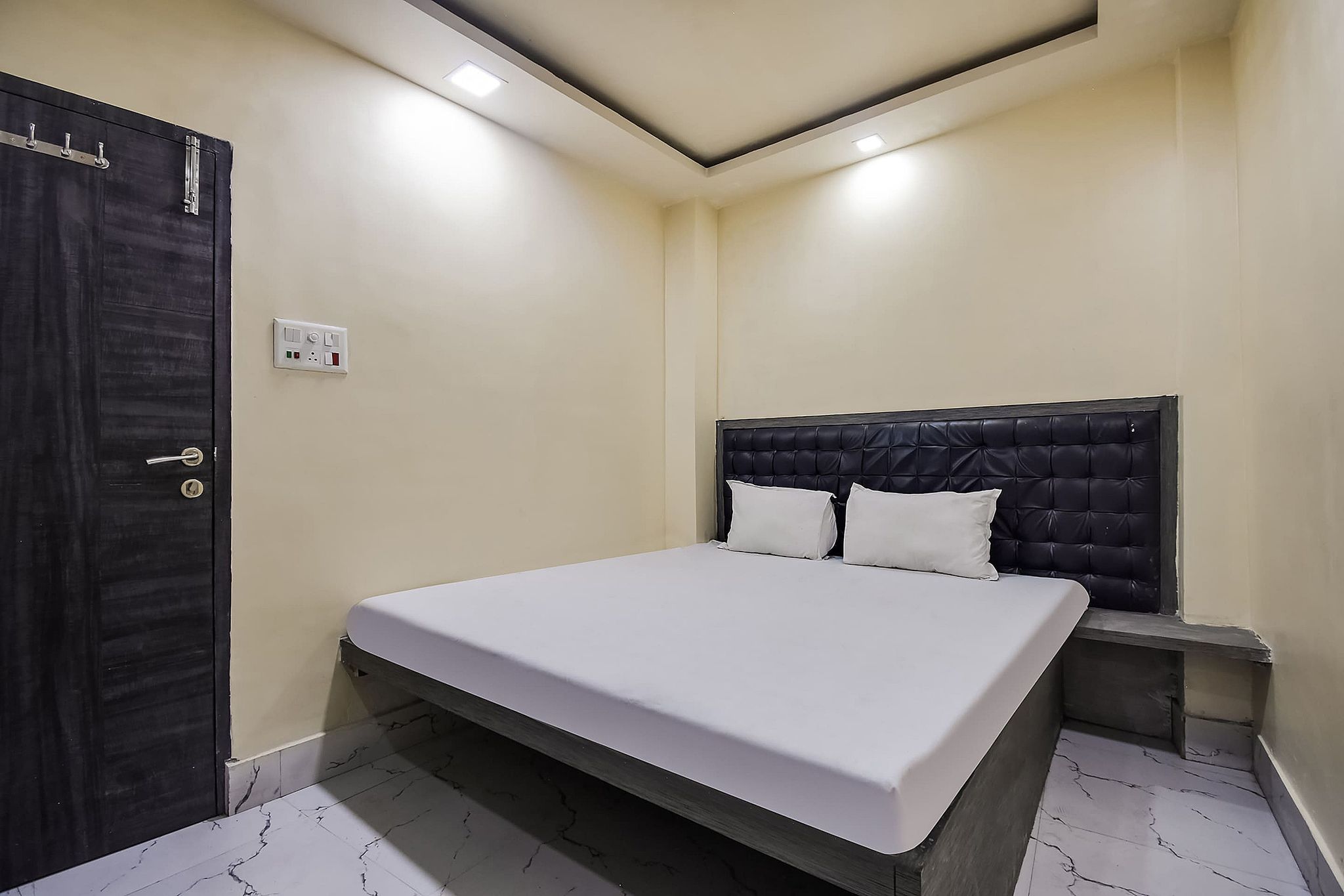 OYO Honey Rose Lodge Classic