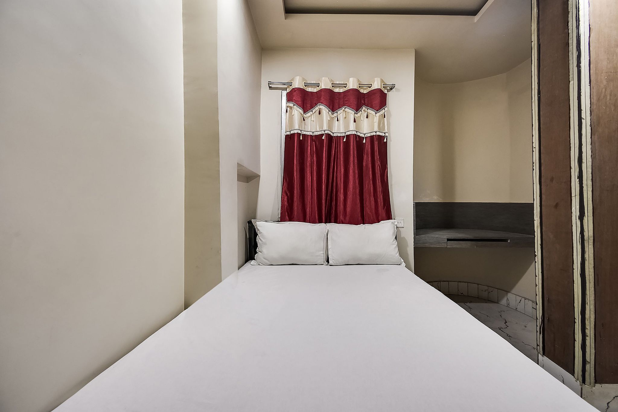 OYO Honey Rose Lodge Classic 9