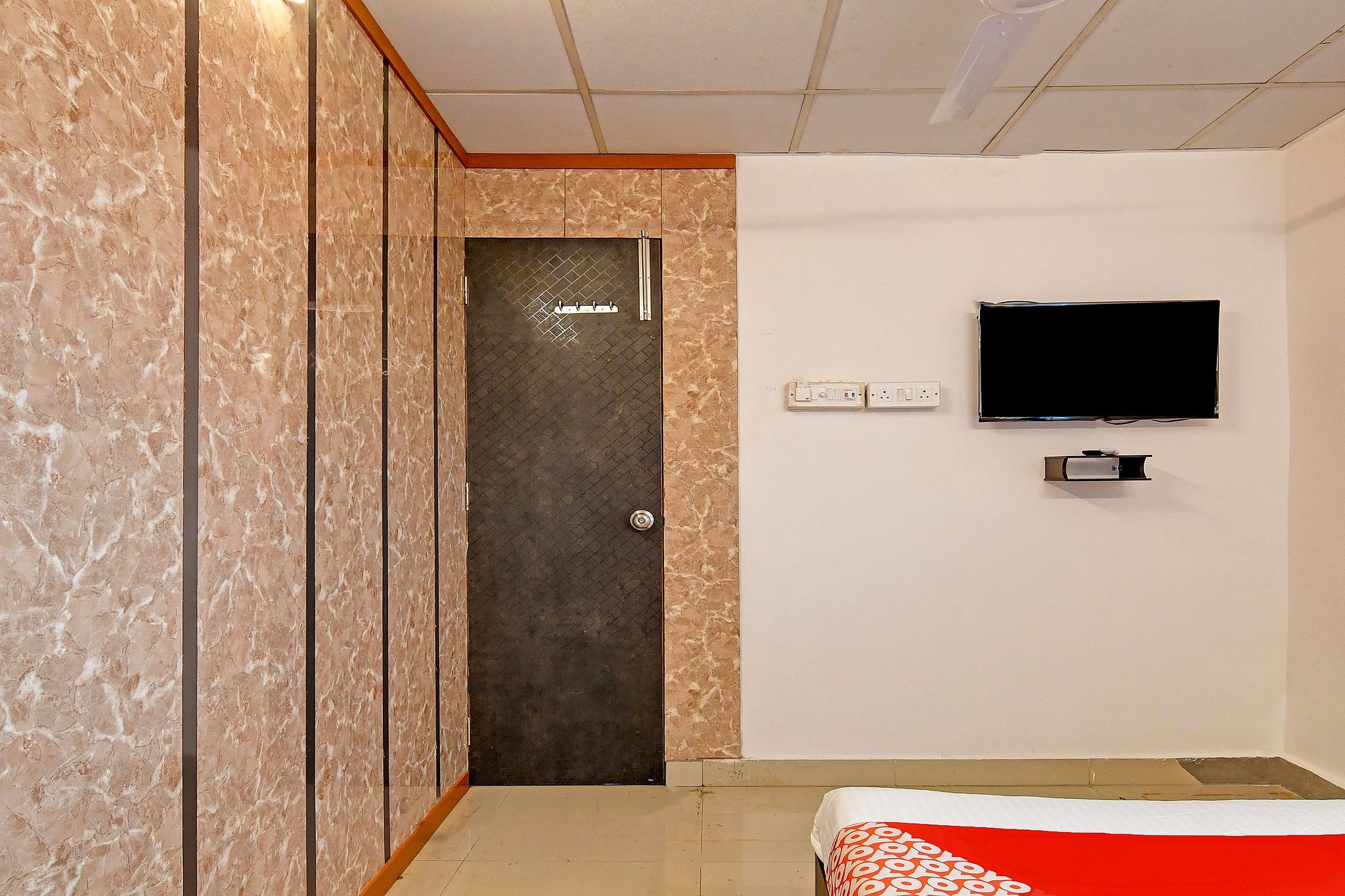 OYO 817128 Jalan Regency Deluxe 16