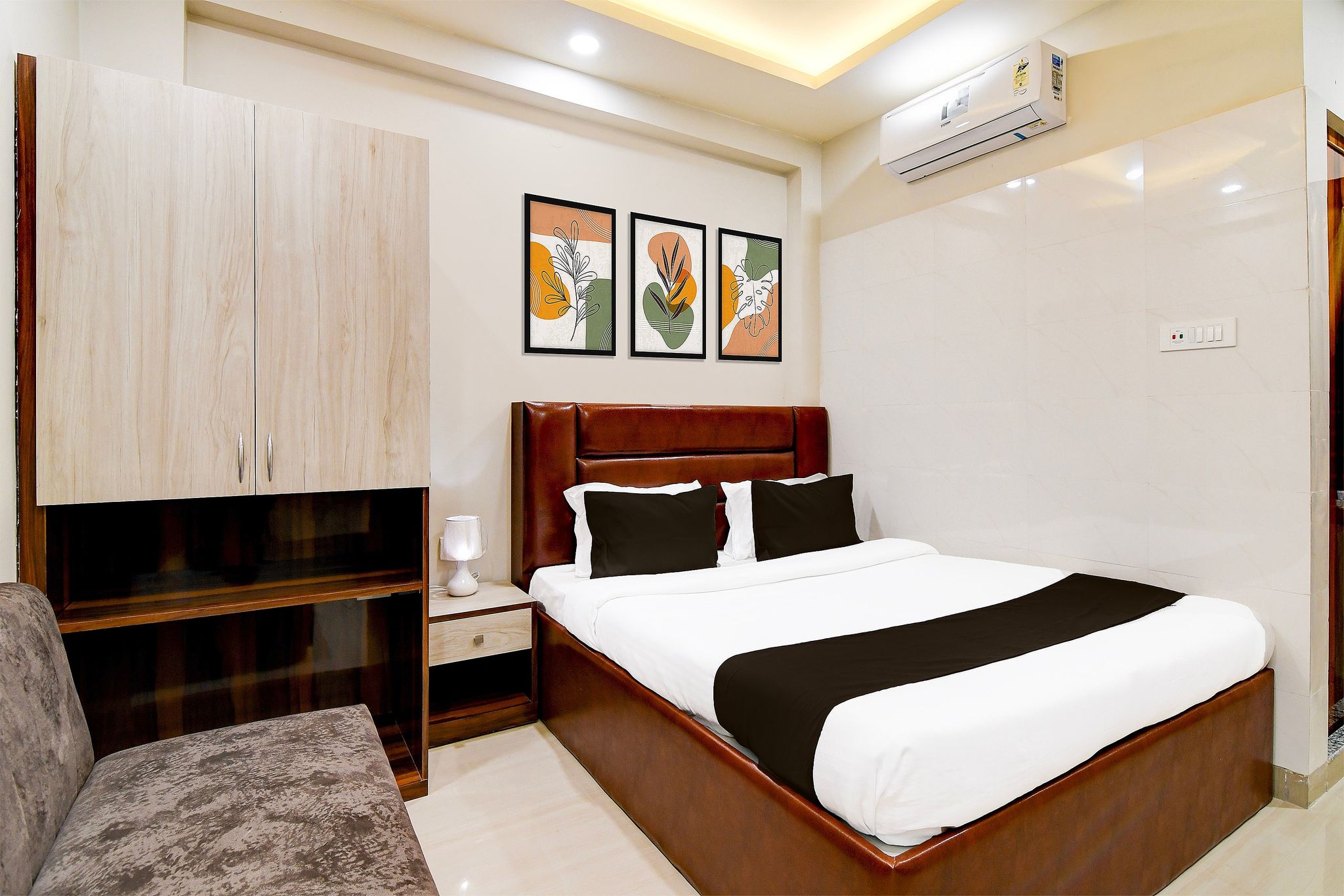 Super Townhouse Kaikhali Near Airport Classic