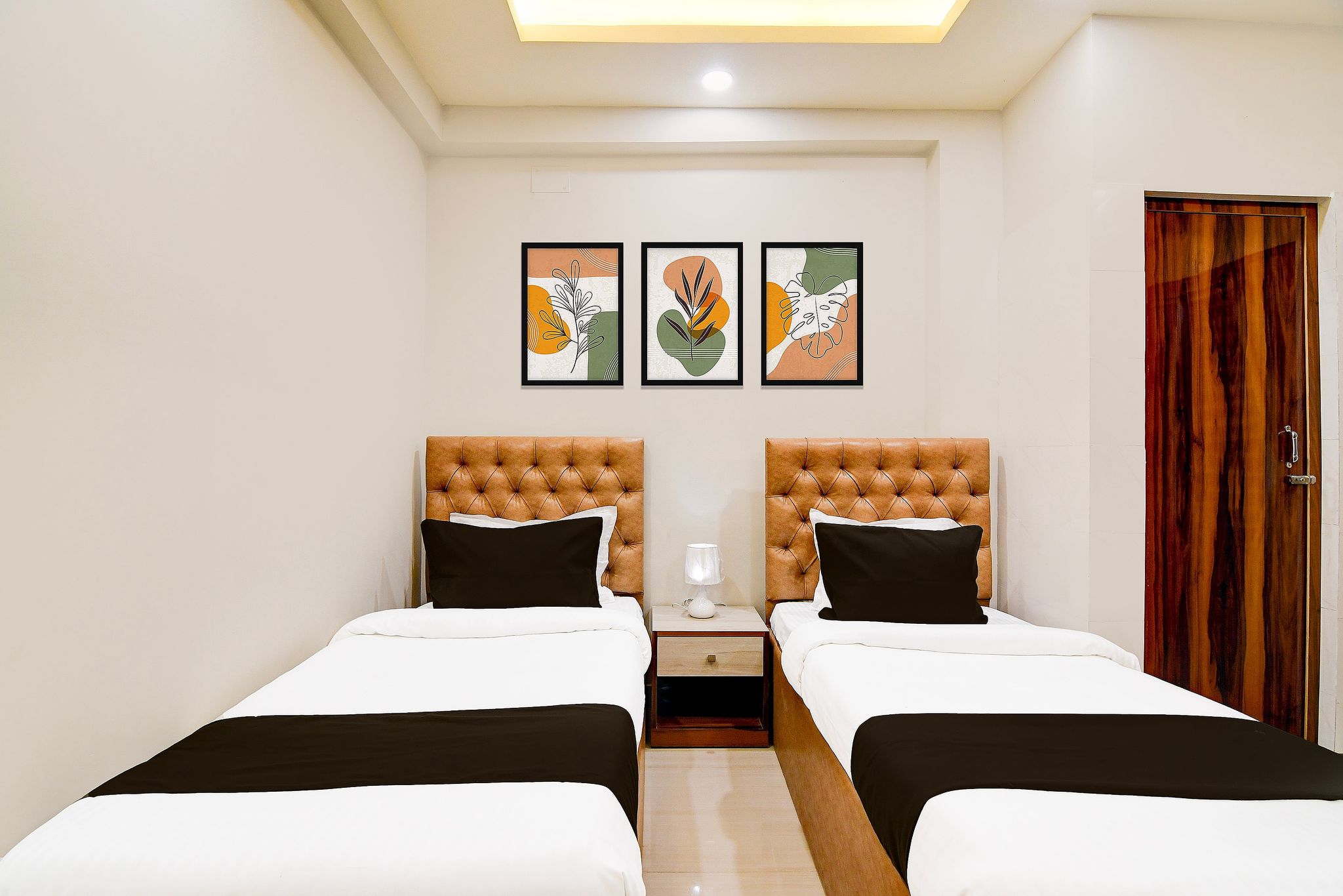 Super Townhouse Kaikhali Near Airport Classic 11