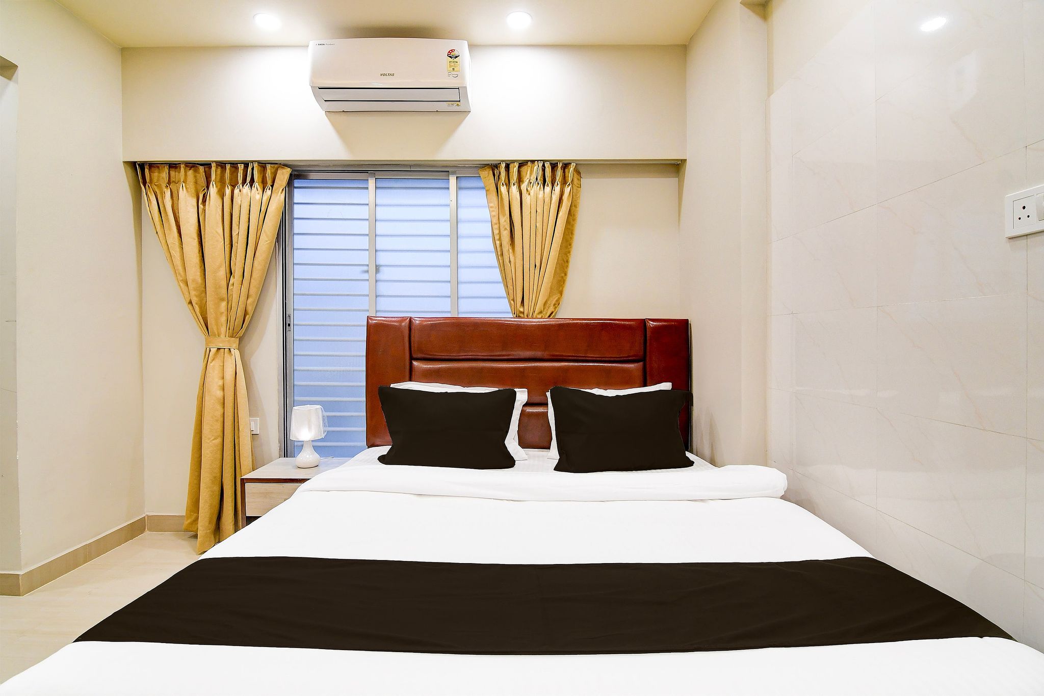 Super Townhouse Kaikhali Near Airport Classic 9