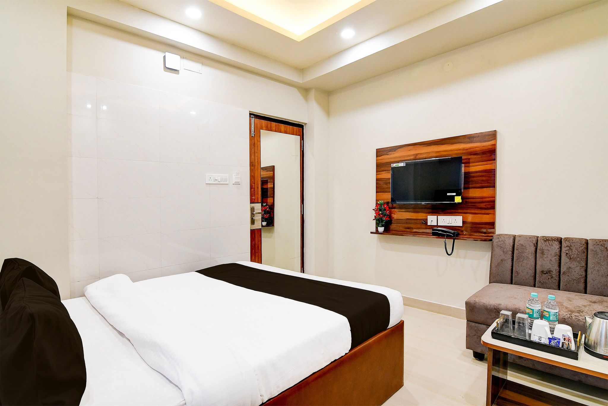 Super Townhouse Kaikhali Near Airport Classic 2