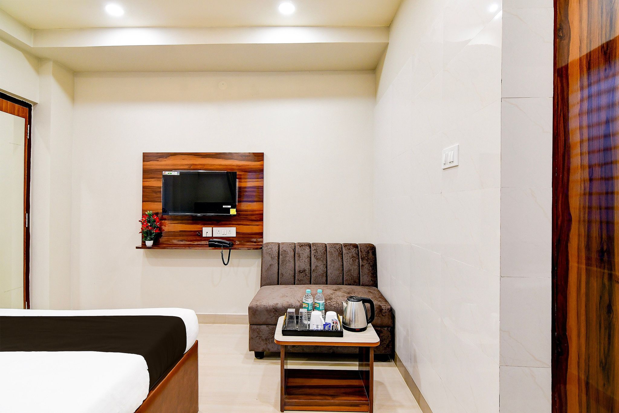 Super Townhouse Kaikhali Near Airport Classic 15