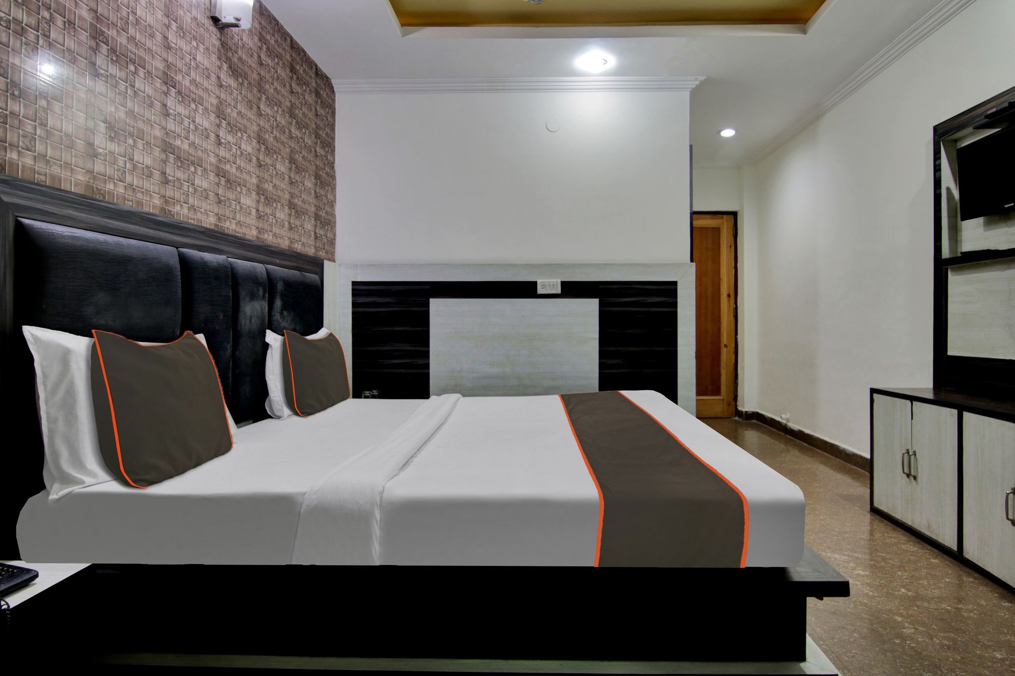 Collection O The Shree Dhar Niwas