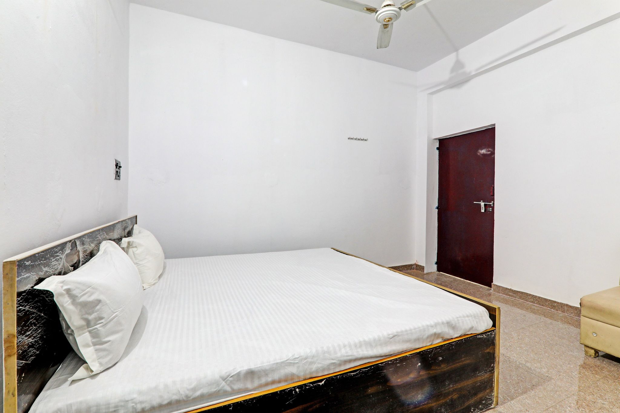 Hotel O by OYO Mahadevi Lawn Classic 15