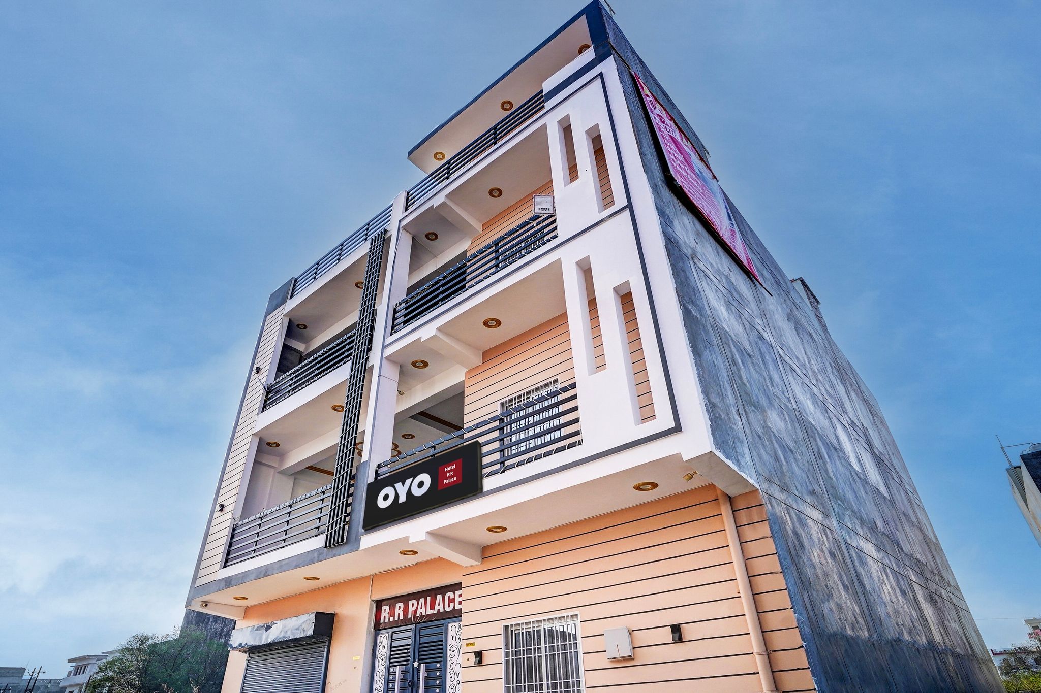 Hotel O by OYO RR Palace