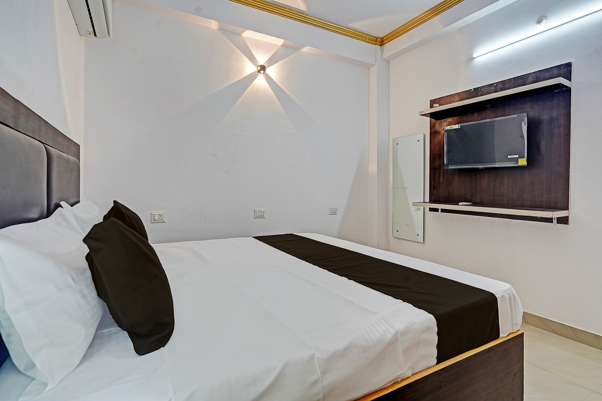 Hotel O by OYO RR Palace Classic 3