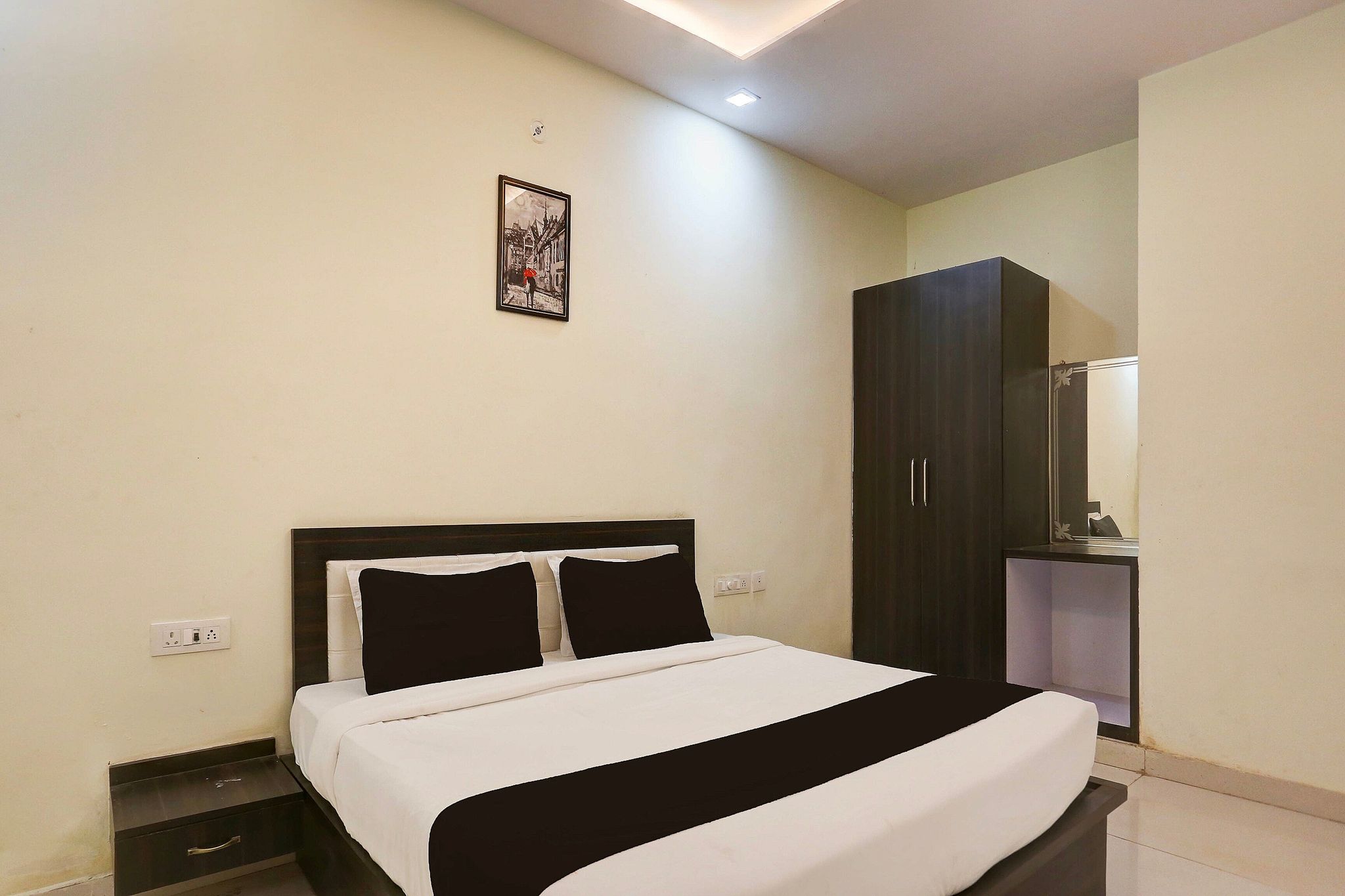 Super Townhouse Faizabad Road Opp BBD University Classic 6