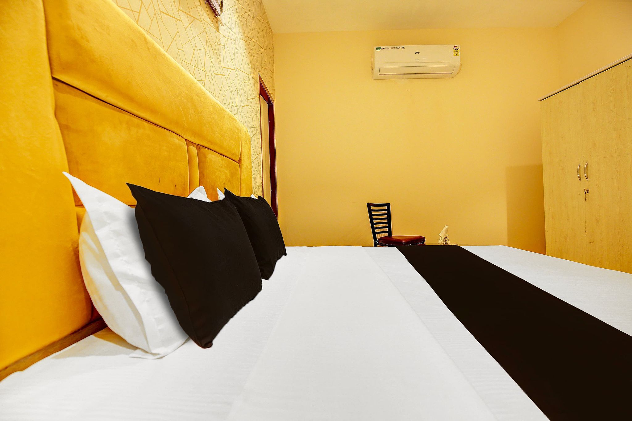 Hotel O A Galaxy Classic 12