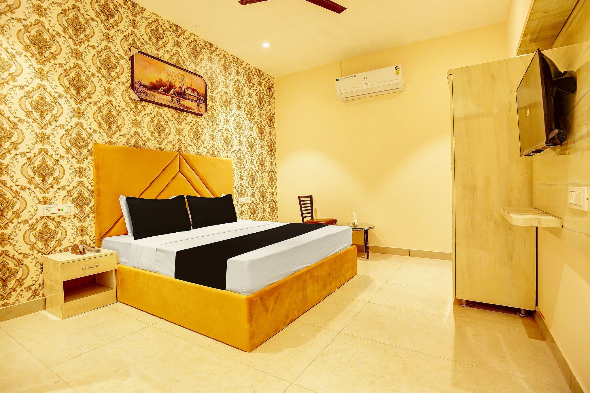 Hotel O A Galaxy Classic 8