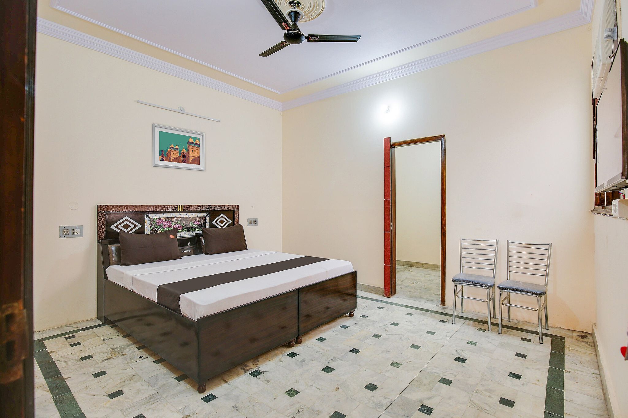 Hotel O Shehnaaz Residency Classic 6