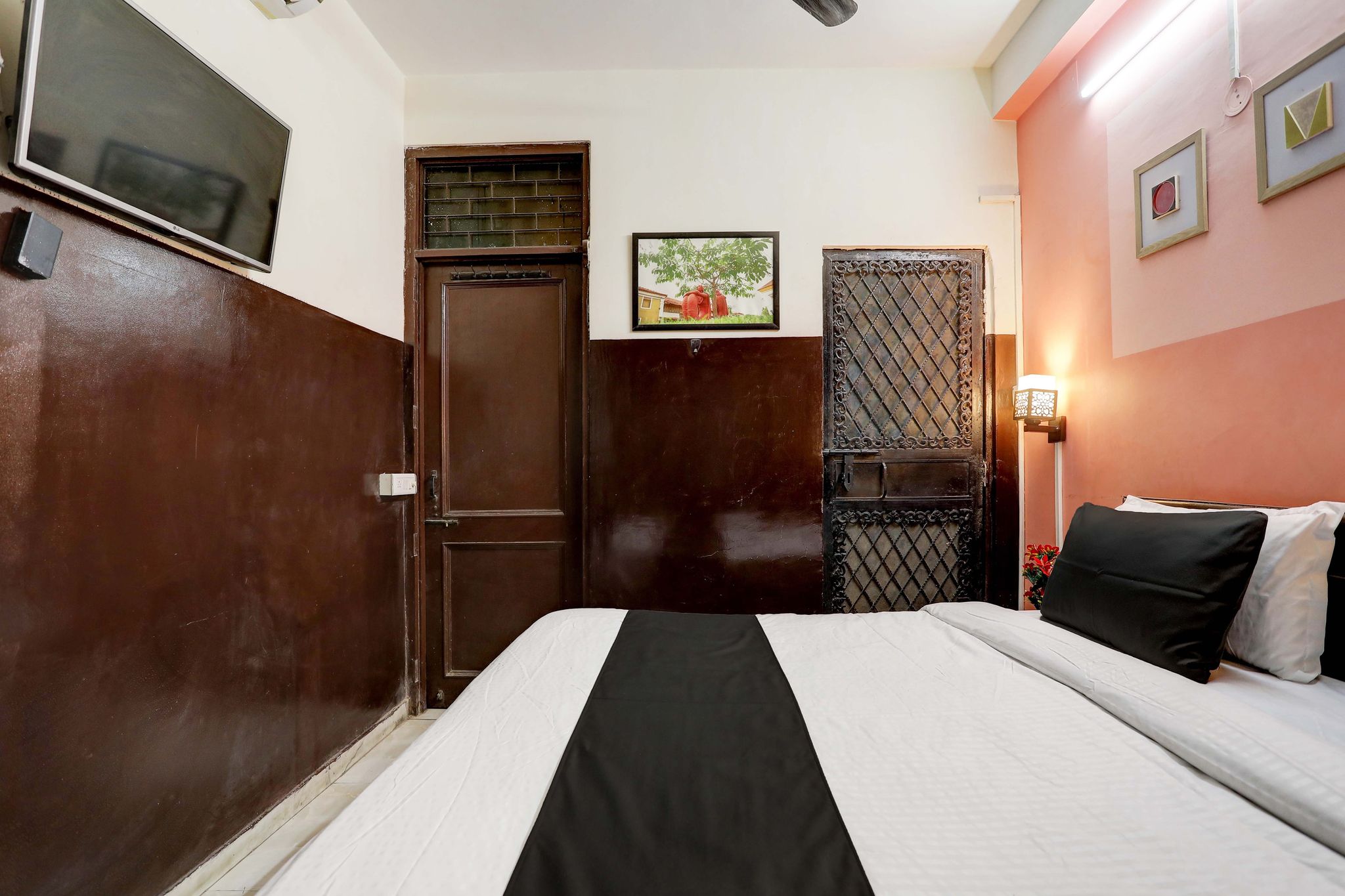 Super OYO 820080 Green Park Residency Classic 29