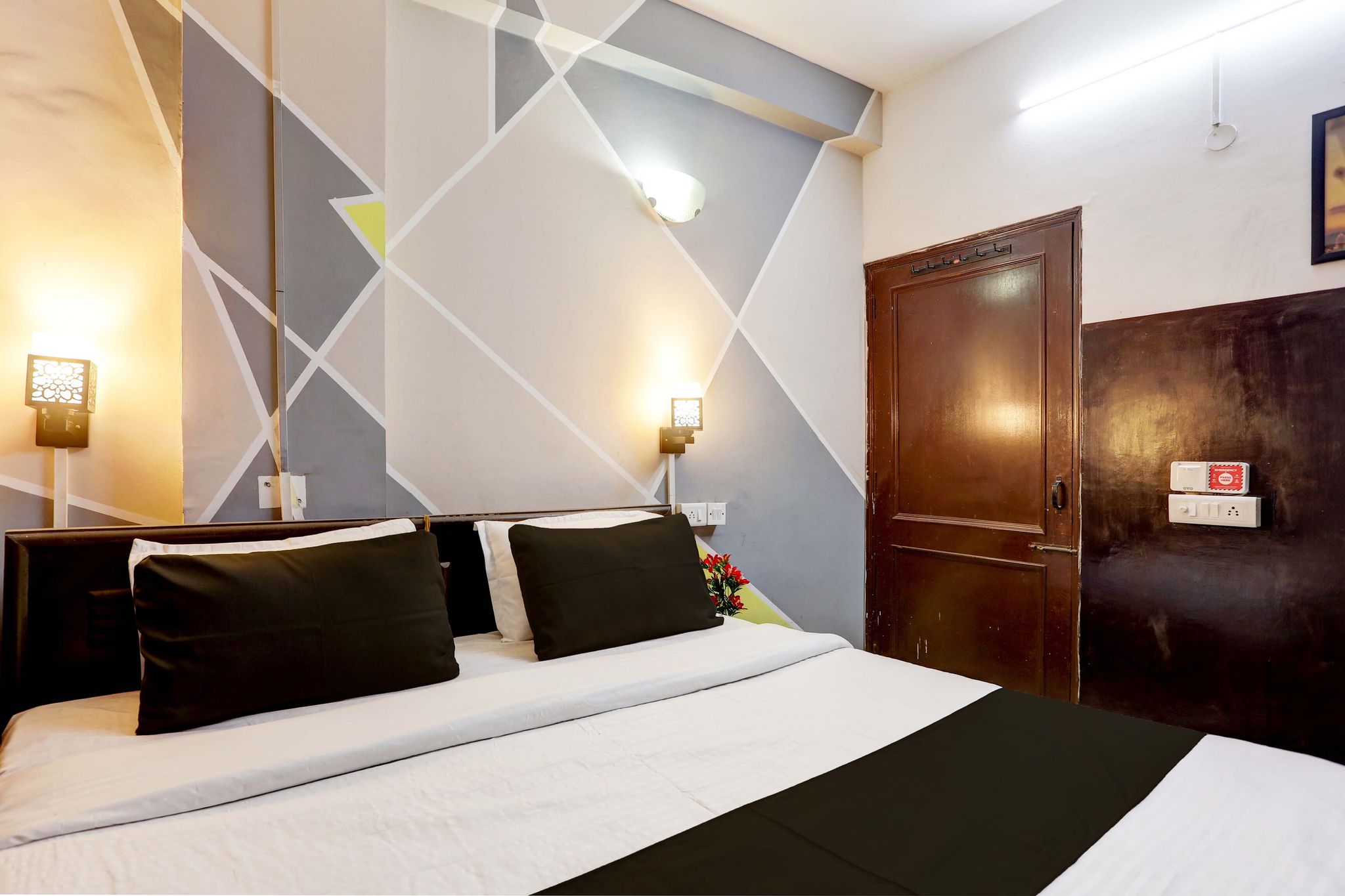 Super OYO 820080 Green Park Residency Classic 14