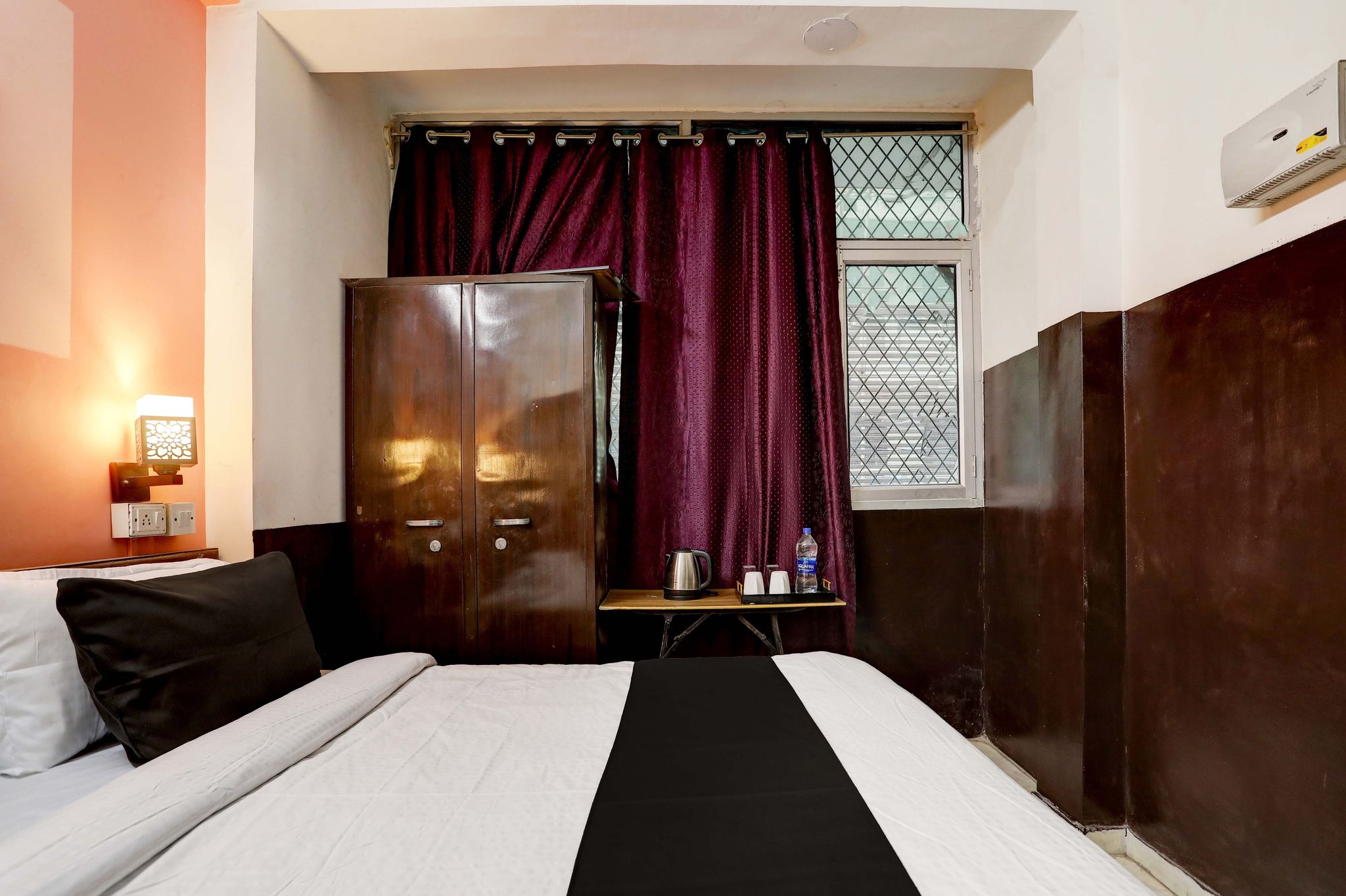 Super OYO 820080 Green Park Residency Classic 22