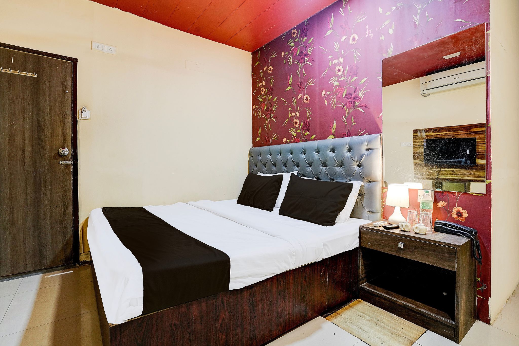 OYO 77012 Hotel Moss View - MOCA
