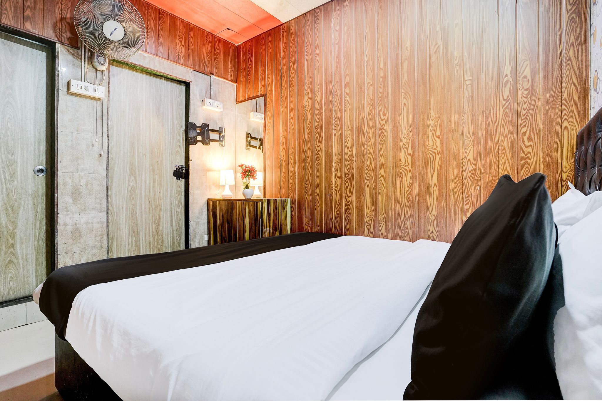 OYO 77012 Hotel Moss View - MOCA