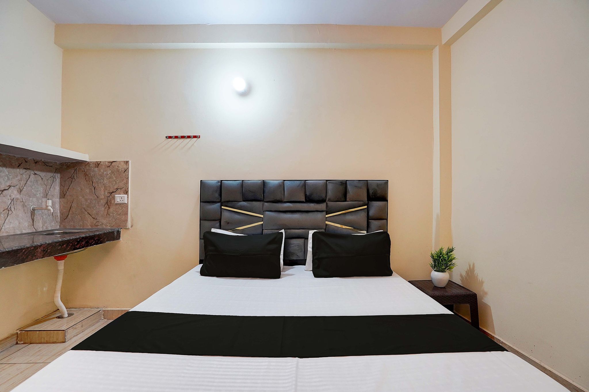 Hotel O Vedant Classic 10