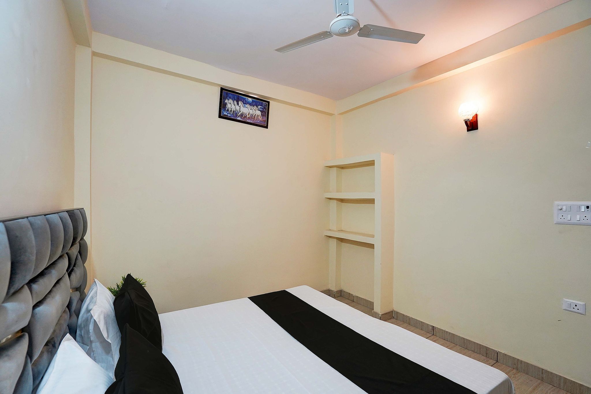 Hotel O Vedant Classic 11