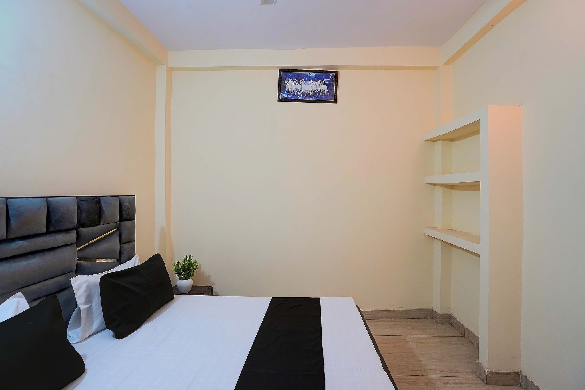 Hotel O Vedant Classic 12