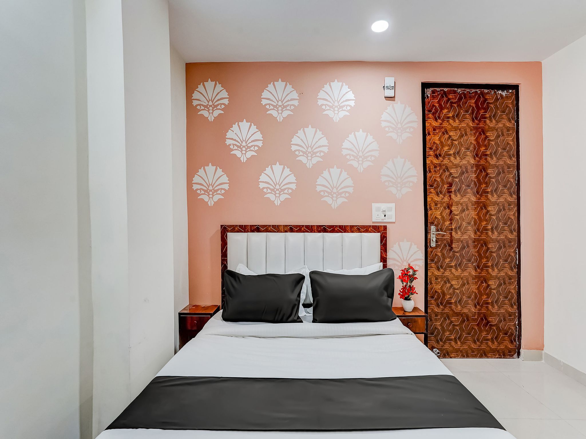 Hotel O The Moon Classic 12