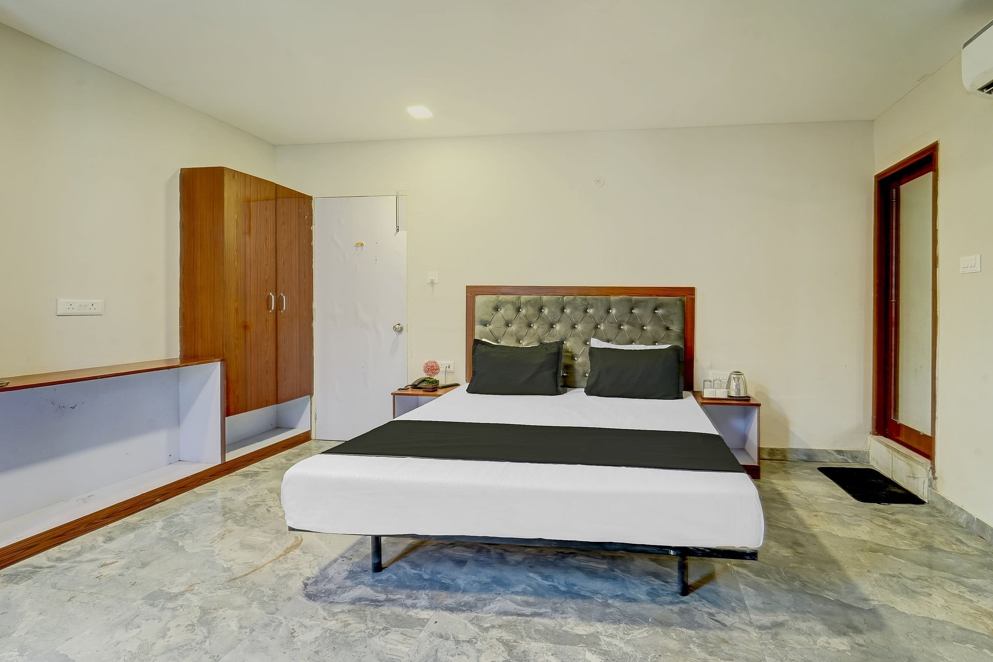 Hotel O Tristar Classic 5