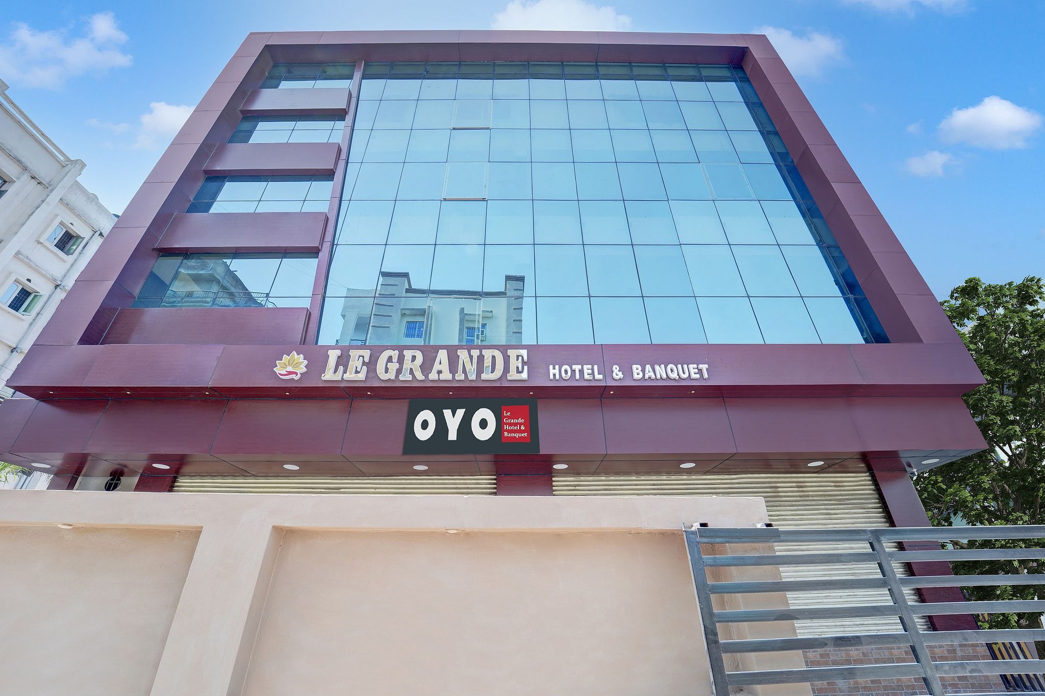 Super Hotel O Le Grande Hotel & Banquet