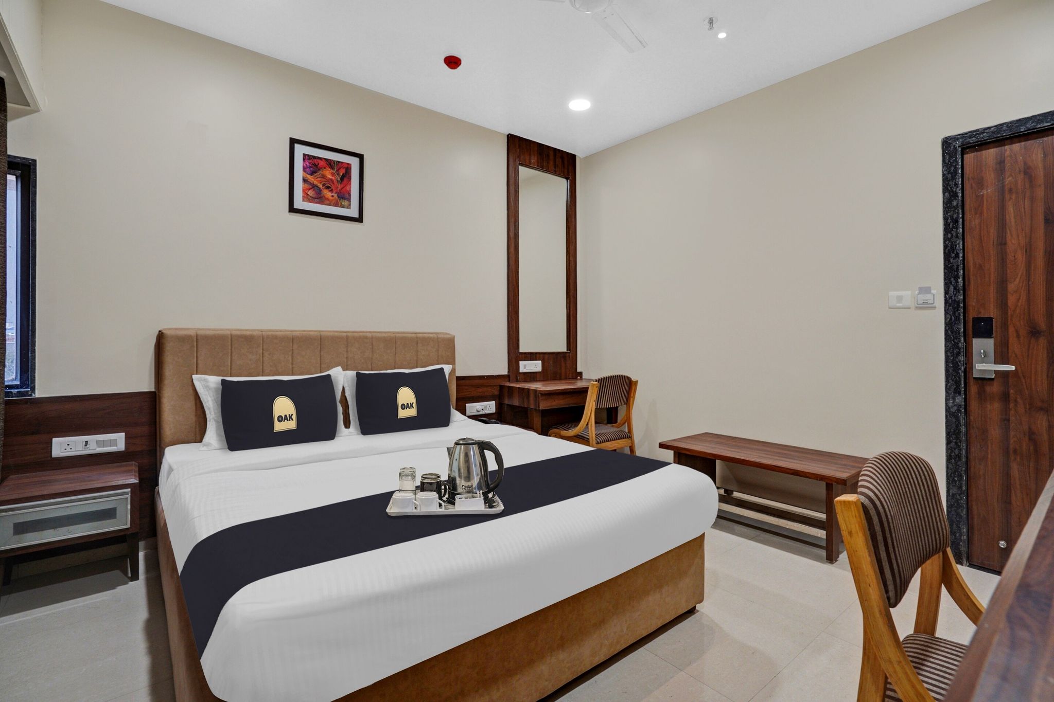 Super Townhouse Oak Hotel Raajpath Classic 5