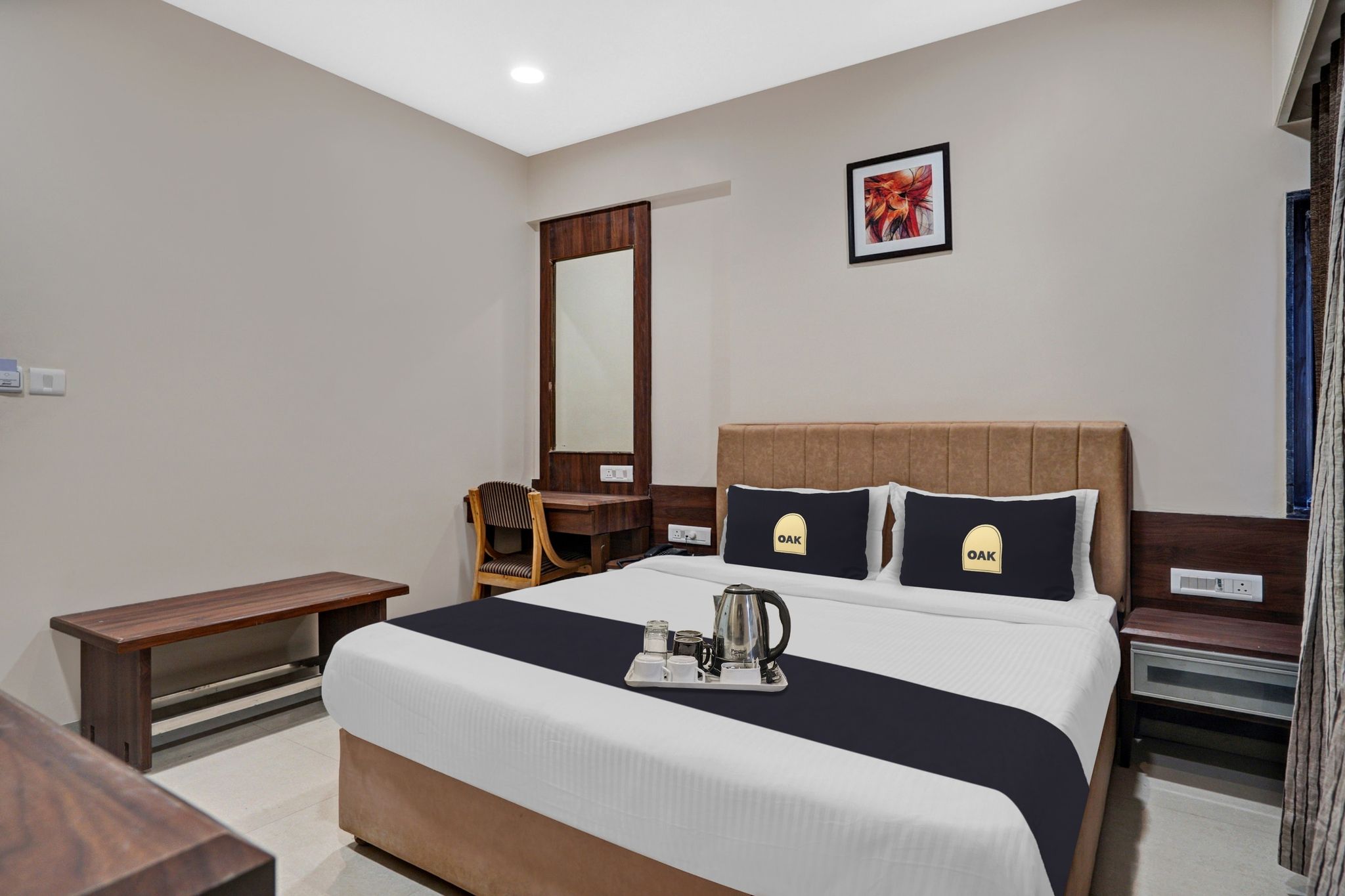 Super Townhouse Oak Hotel Raajpath Classic