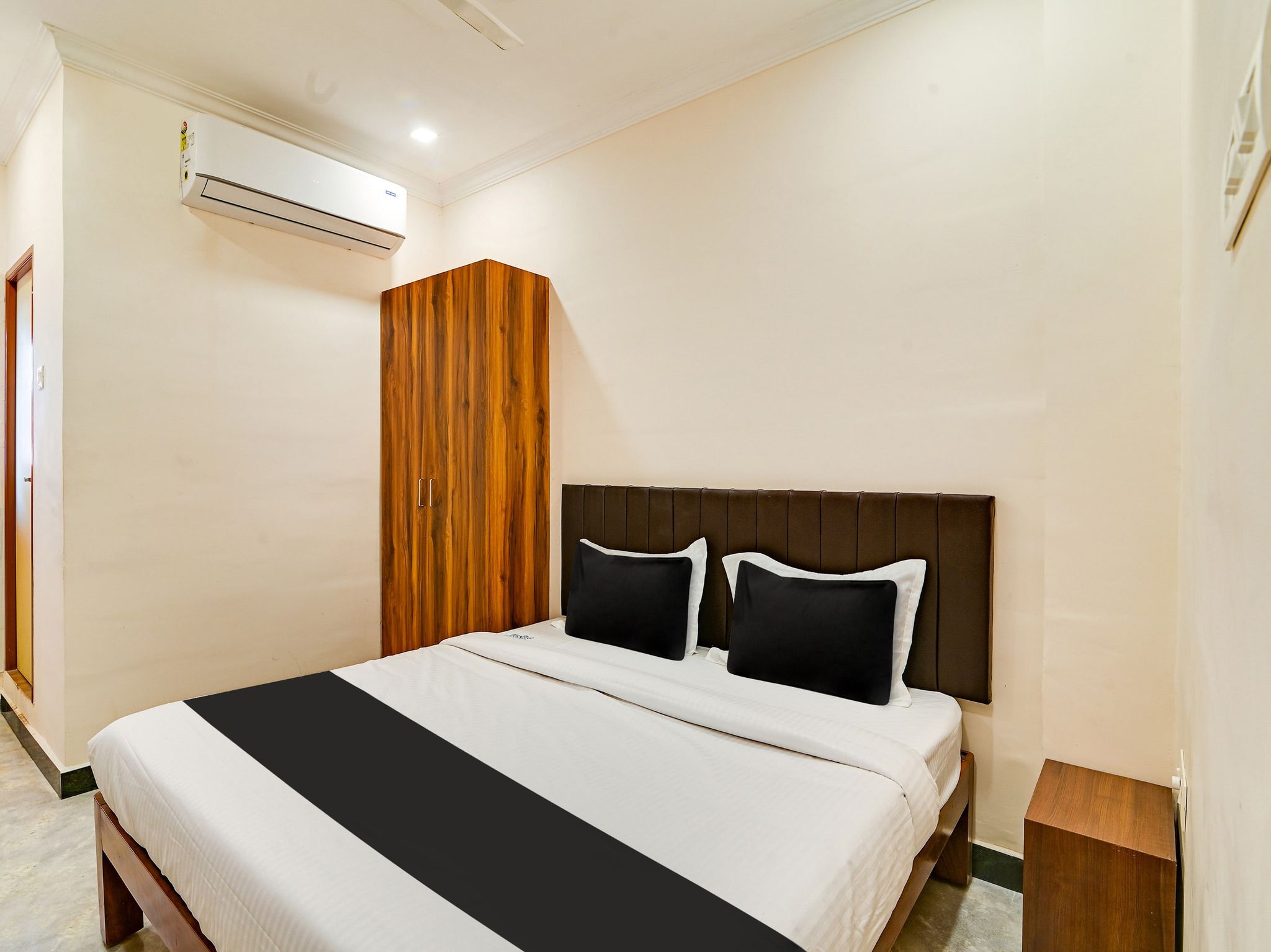 Hotel O Rj Royal Inn Classic 15