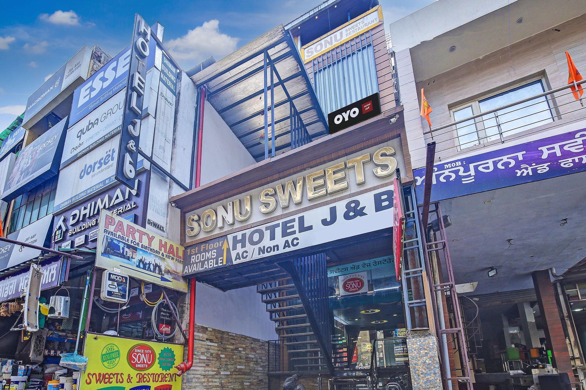 Hotel O J&B