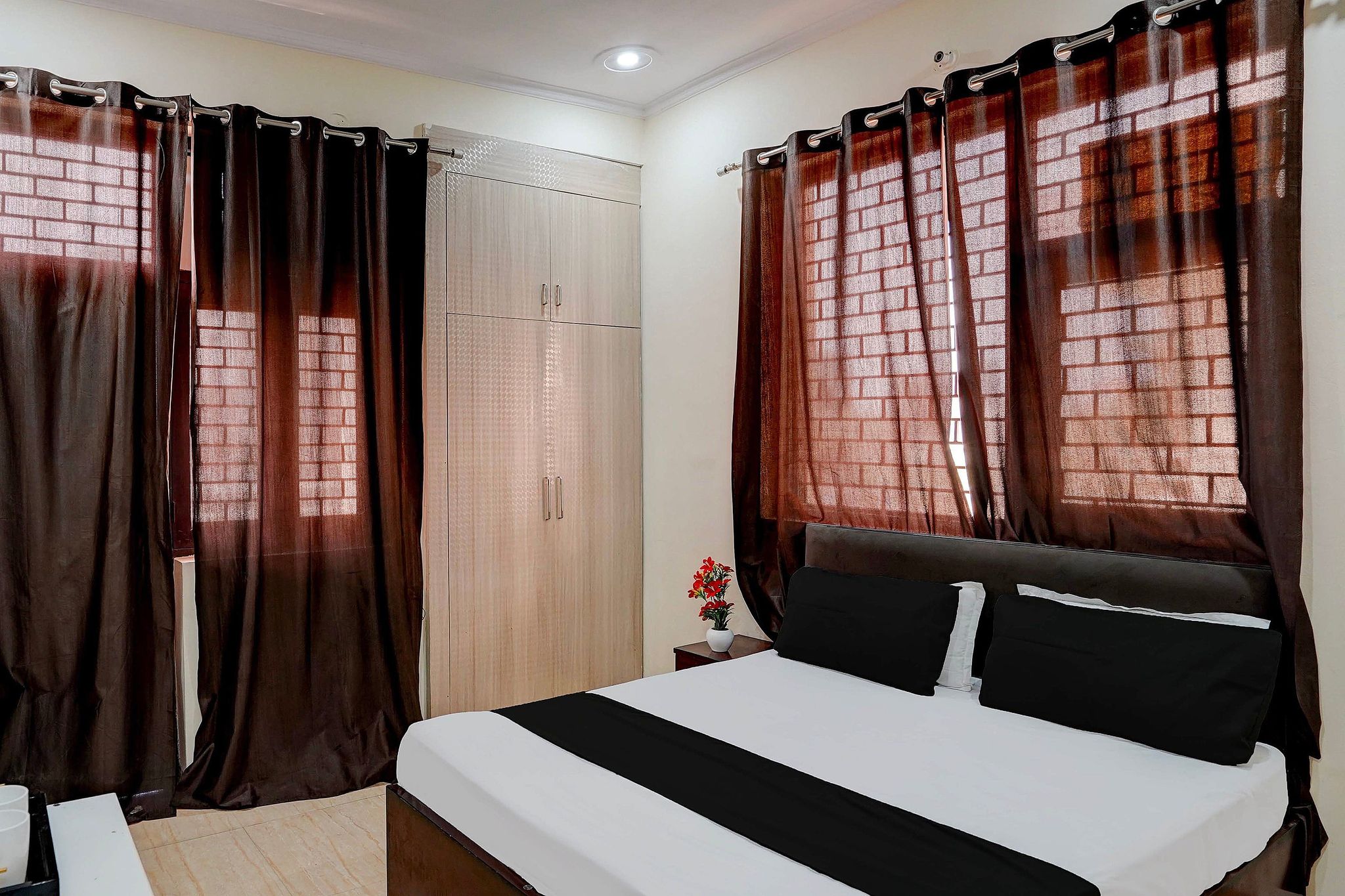 Collection O Hotel Villa Vista Classic 9