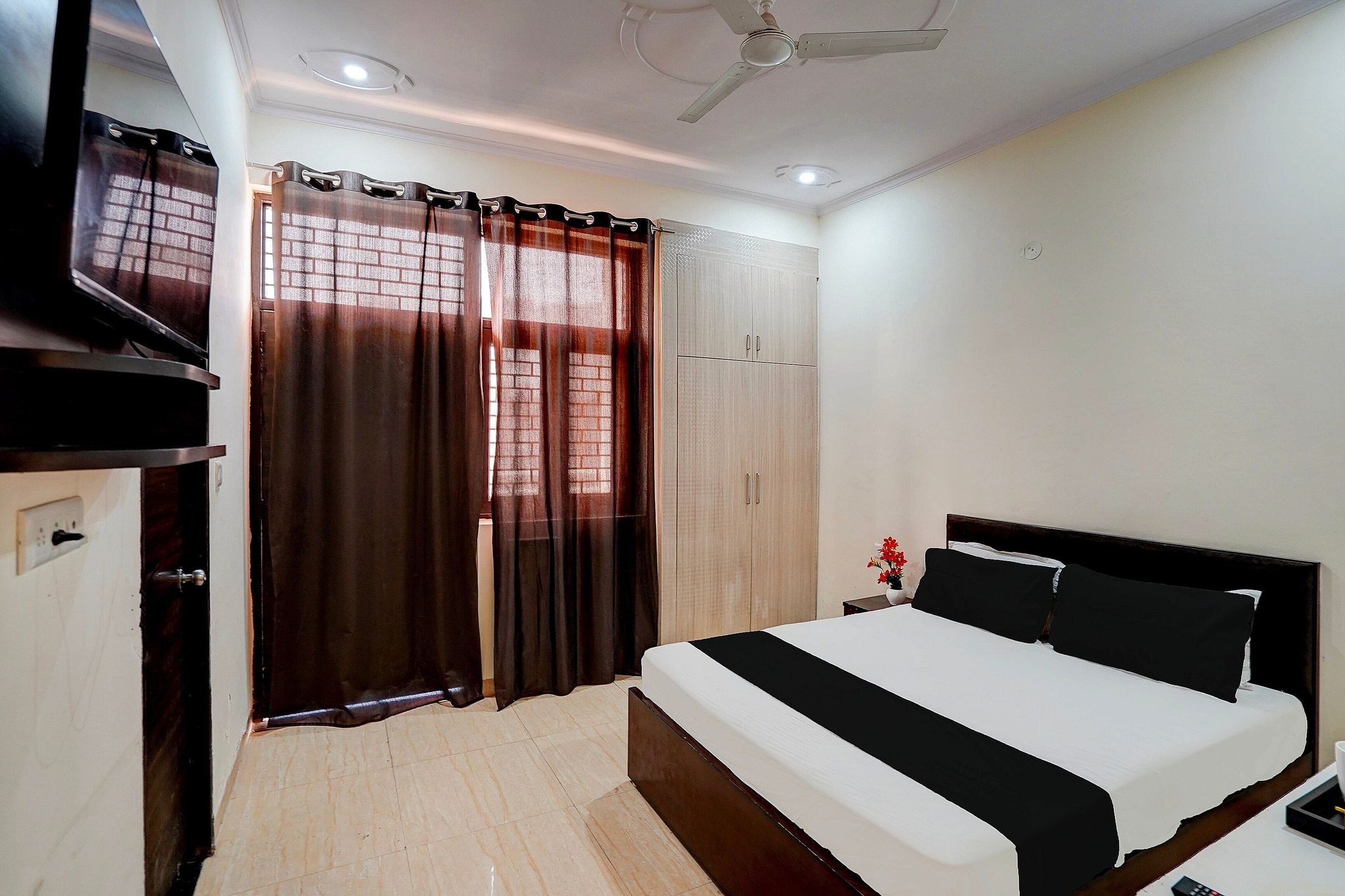 Collection O Hotel Villa Vista Classic 3