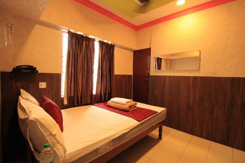 MGR Park Inn Deluxe Double Room 8