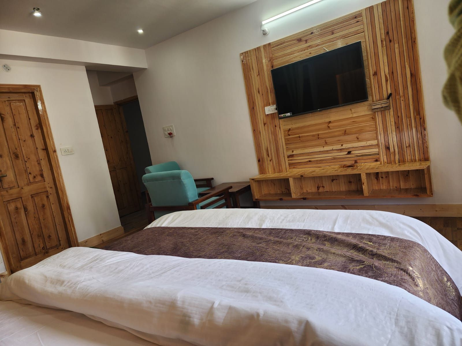 WILD GREEN HOME STAY Deluxe Room 6
