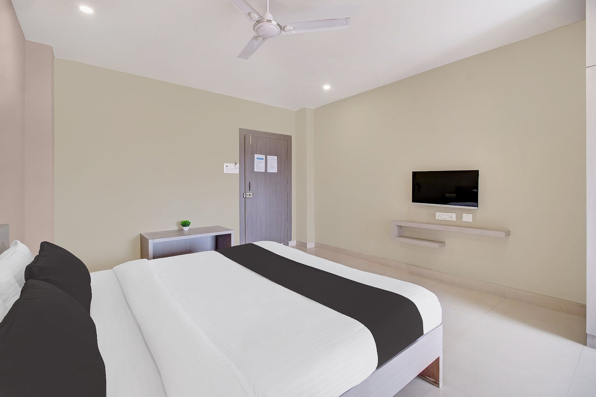 Super Collection O Guwahati ISBT Classic 15