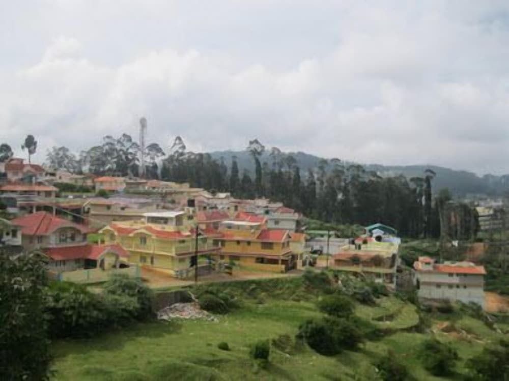 undefined FabExpress Anmol's Peace Home Stay 3