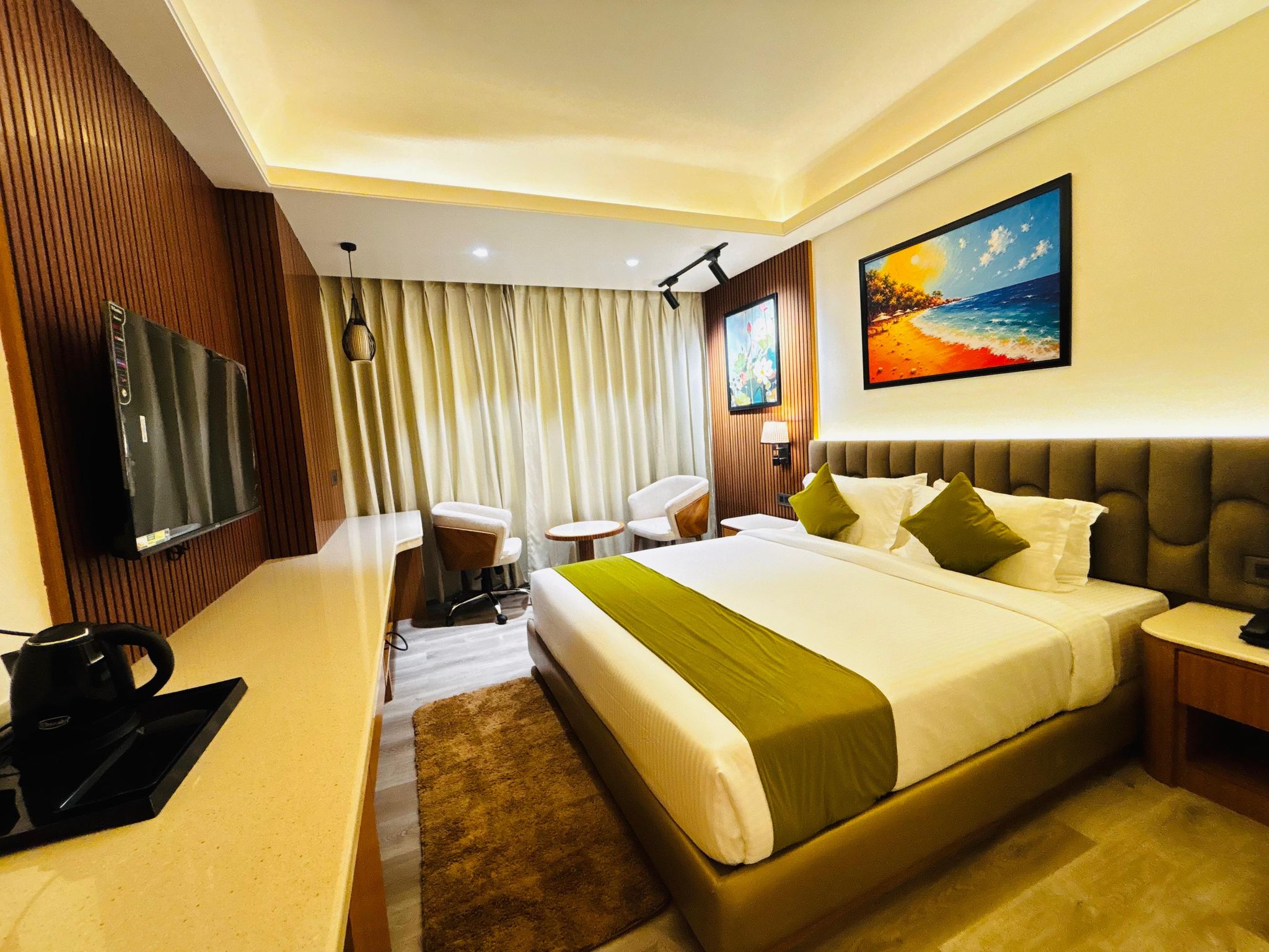 The Skyline Central Deluxe Room 2