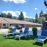 Bluebird Day Inn & Suites